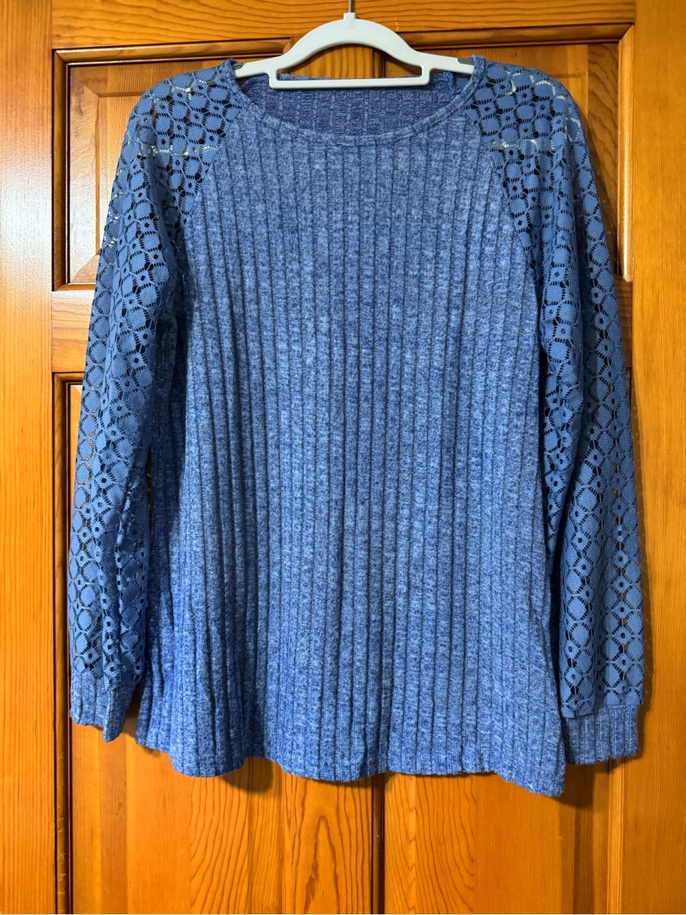 Women’s Blue Lace-Sleeve Ribbed Pullover  Top